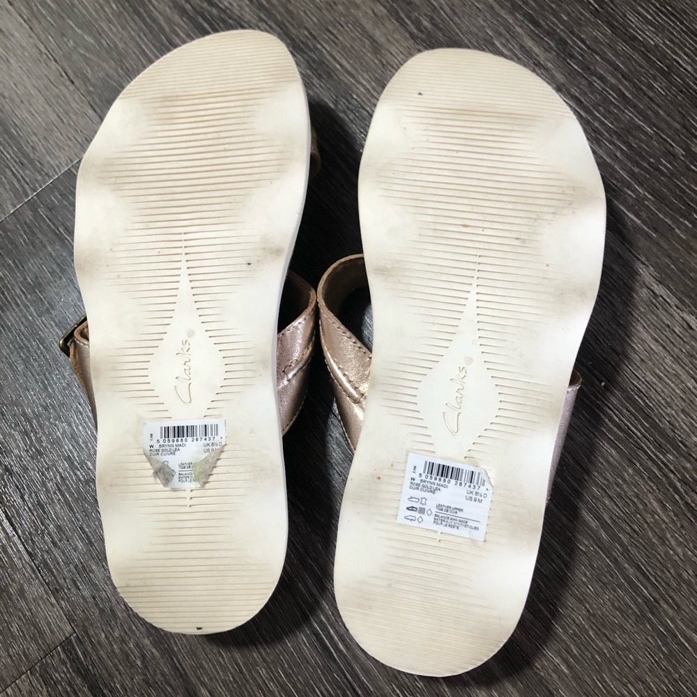 Clarks Collection Brynn Madi Rose Gold Metallic Leather Sandals Size 9 - Picture 4 of 6